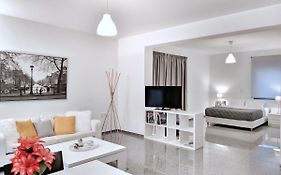 Budget Semi Basement By Verde Apartments